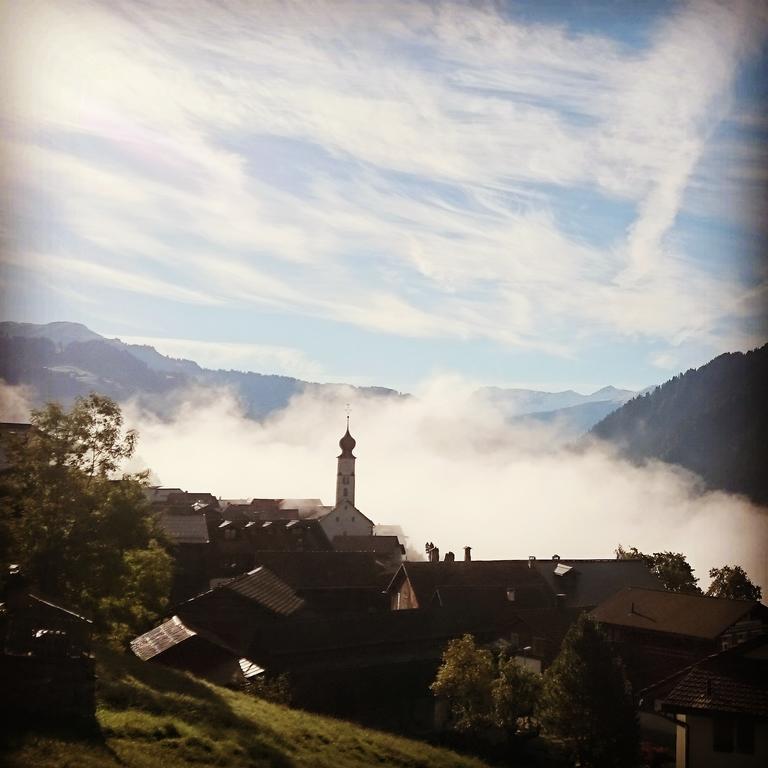 Gaestehaus Alpina In Fanas ห้อง รูปภาพ