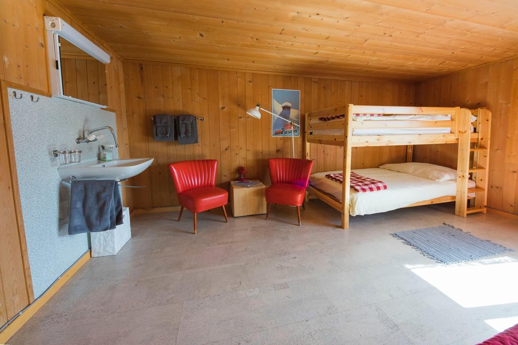 Gaestehaus Alpina In Fanas ภายนอก รูปภาพ